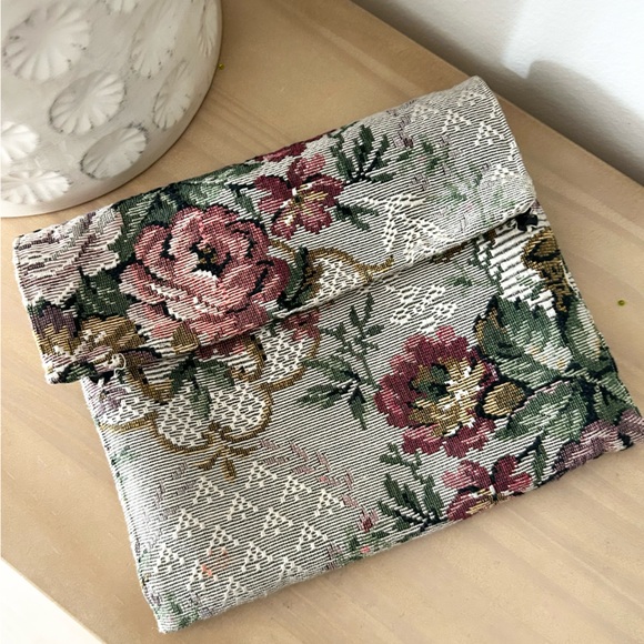 Vintage Handbags - Vintage Floral Tapestry Clutch Pink Taupe Cream Snap Closure Evening Bag Retro